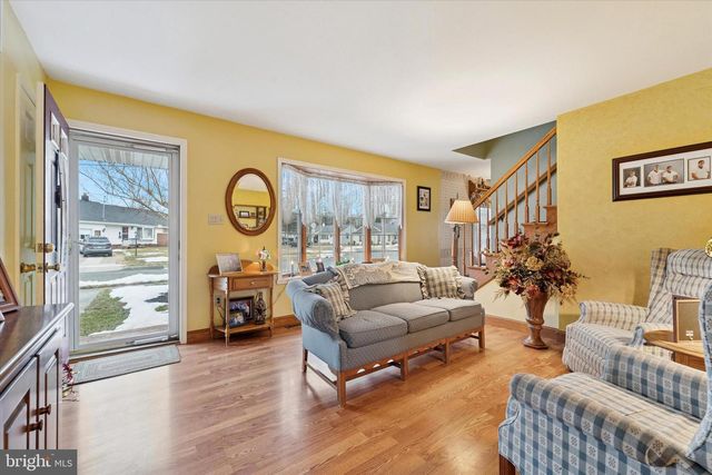 2 BEECH PL, West Deptford, NJ 08096