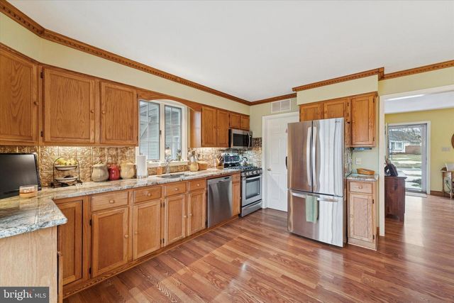 2 BEECH PL, West Deptford, NJ 08096