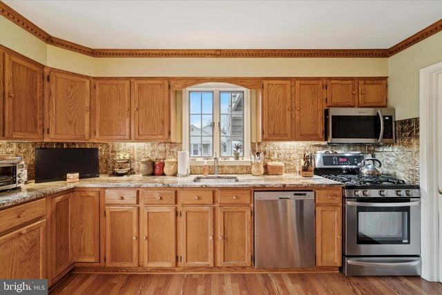 2 BEECH PL, West Deptford, NJ 08096