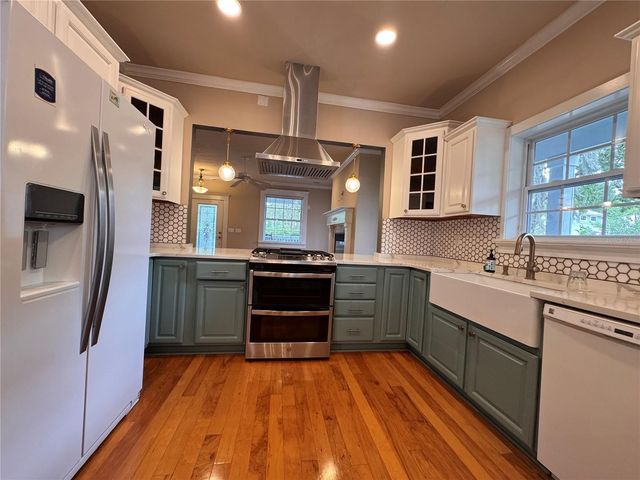 5020 NW 10TH PLACE, Gainesville, FL 32605
