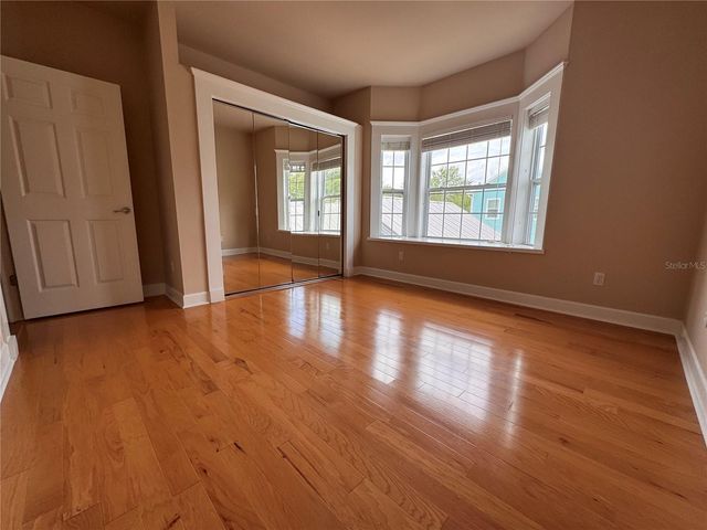 5020 NW 10TH PLACE, Gainesville, FL 32605