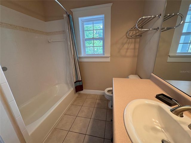 5020 NW 10TH PLACE, Gainesville, FL 32605