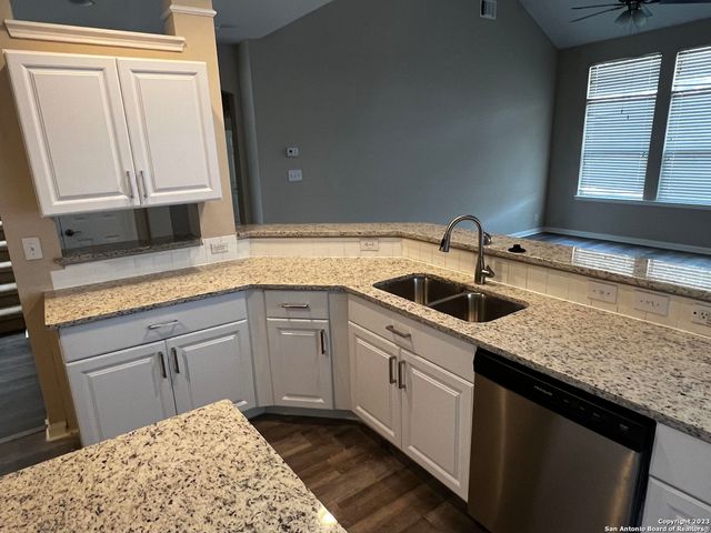 6035 Hart Field, San Antonio, TX 78249