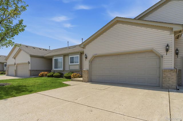 53199 Pineridge Drive, Chesterfield Township, MI 48051