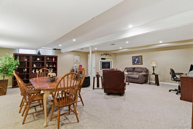 53199 Pineridge Drive, Chesterfield Township, MI 48051