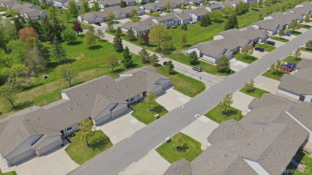 53199 Pineridge Drive, Chesterfield Township, MI 48051