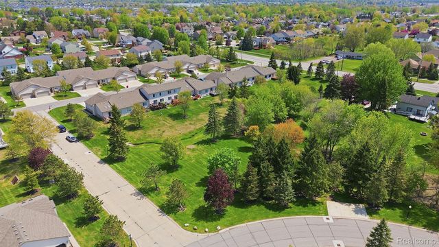 53199 Pineridge Drive, Chesterfield Township, MI 48051