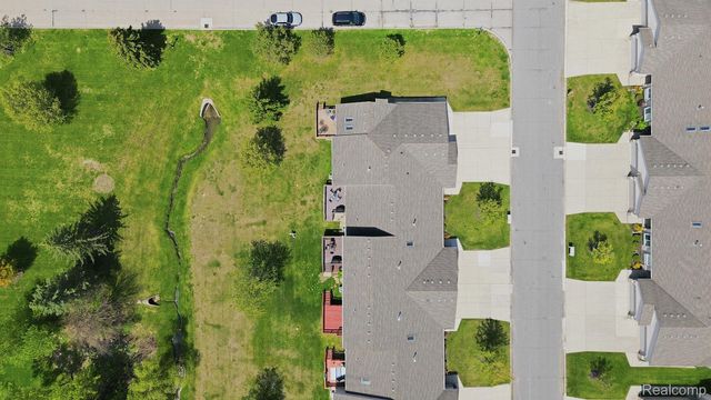 53199 Pineridge Drive, Chesterfield Township, MI 48051