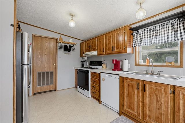 1201 Pecan Street, Odessa, MO 64076
