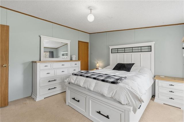 1201 Pecan Street, Odessa, MO 64076