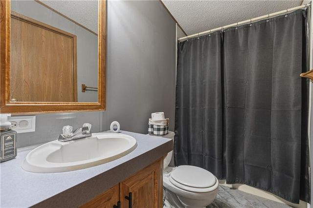 1201 Pecan Street, Odessa, MO 64076
