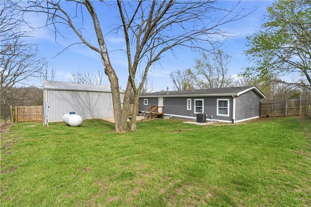 1201 Pecan Street, Odessa, MO 64076