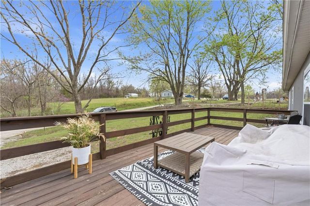 1201 Pecan Street, Odessa, MO 64076
