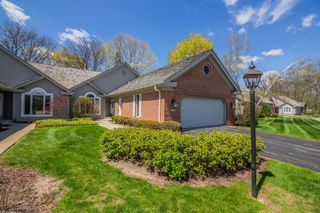 2415 Walnut Grove COURT #B, Brookfield, WI 53005