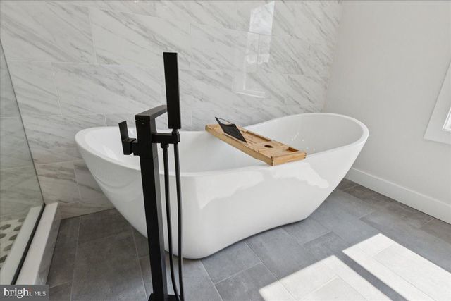 288 CLAMER RD, Ewing, NJ 08628