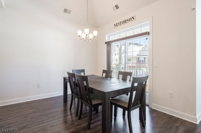 104 Autumn Ct, Little Falls Twp., NJ 07424