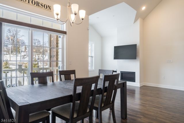 104 Autumn Ct, Little Falls Twp., NJ 07424