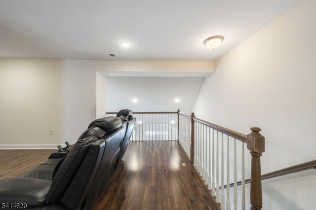 104 Autumn Ct, Little Falls Twp., NJ 07424