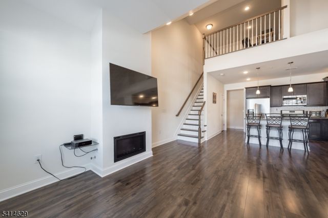 104 Autumn Ct, Little Falls Twp., NJ 07424