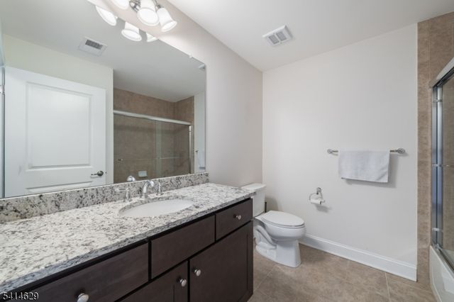 104 Autumn Ct, Little Falls Twp., NJ 07424