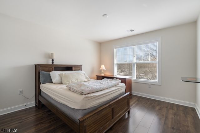 104 Autumn Ct, Little Falls Twp., NJ 07424