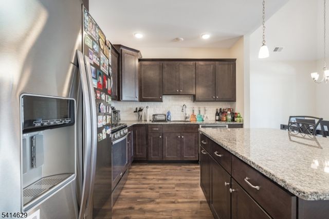 104 Autumn Ct, Little Falls Twp., NJ 07424