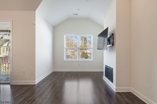 104 Autumn Ct, Little Falls Twp., NJ 07424