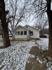 727 South Douglas Avenue, Springfield, MO 65806