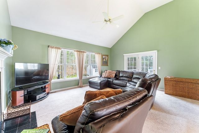 1 Haven Way, Hopedale, MA 01747