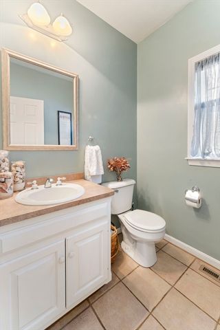 1 Haven Way, Hopedale, MA 01747