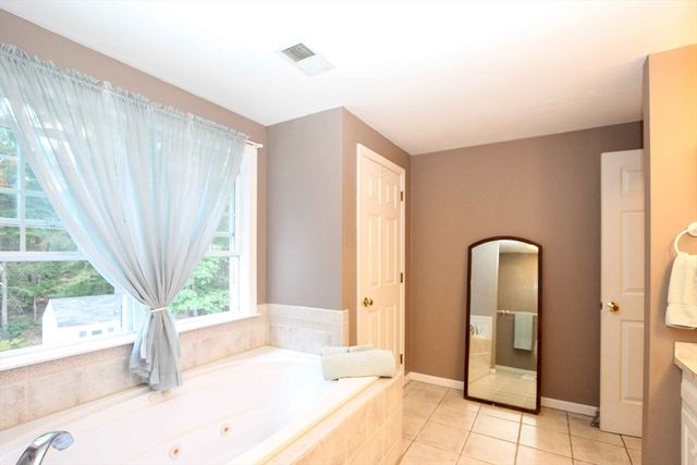 1 Haven Way, Hopedale, MA 01747