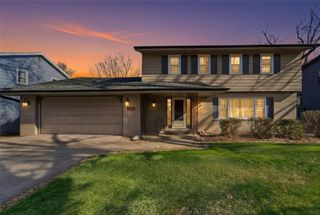 1847 NW 80th Place, Clive, IA 50325