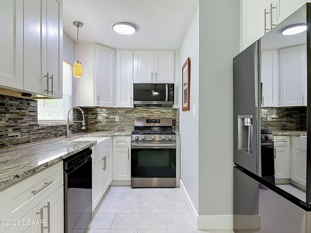 819 B Street, New Smyrna Beach, FL 32168