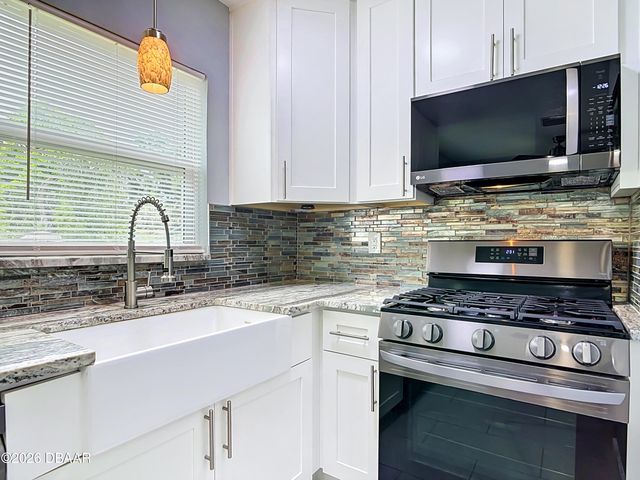 819 B Street, New Smyrna Beach, FL 32168