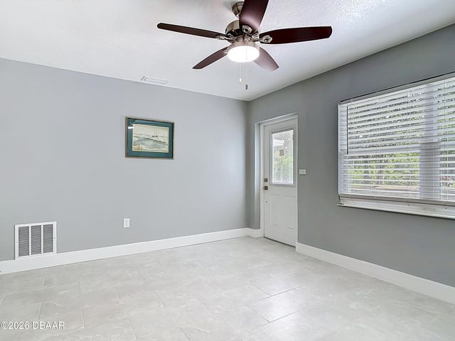 819 B Street, New Smyrna Beach, FL 32168
