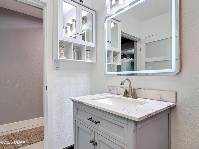 819 B Street, New Smyrna Beach, FL 32168