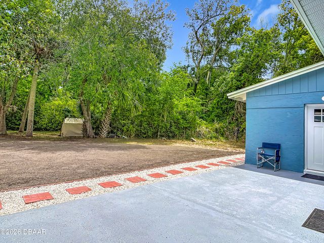 819 B Street, New Smyrna Beach, FL 32168
