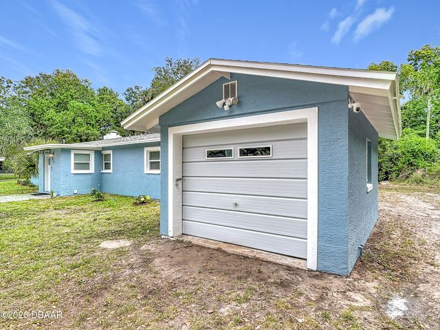 819 B Street, New Smyrna Beach, FL 32168
