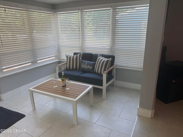 819 B Street, New Smyrna Beach, FL 32168