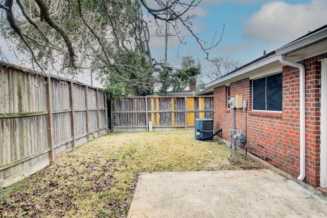1402 Forest Home Drive, Houston, TX 77077