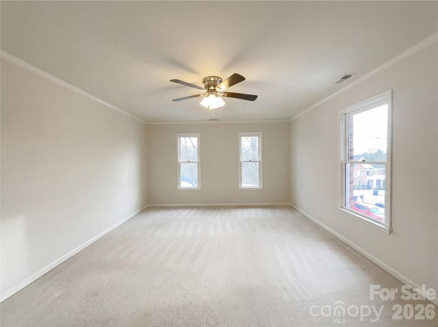 122 W Tattersall Drive, Statesville, NC 28677