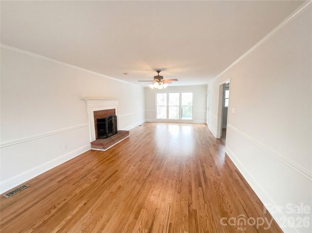 122 W Tattersall Drive, Statesville, NC 28677