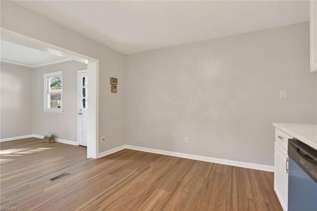 122 Jenness LN, Newport News, VA 23602