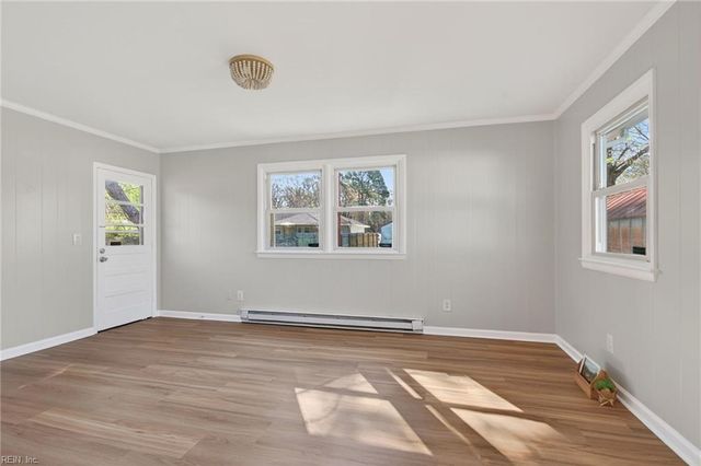 122 Jenness LN, Newport News, VA 23602