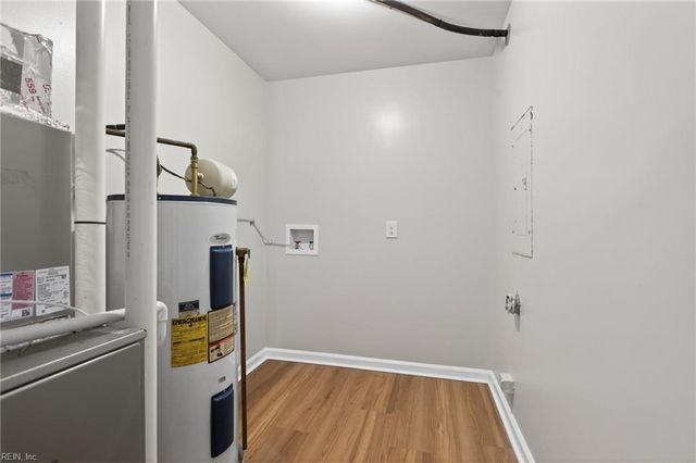 122 Jenness LN, Newport News, VA 23602