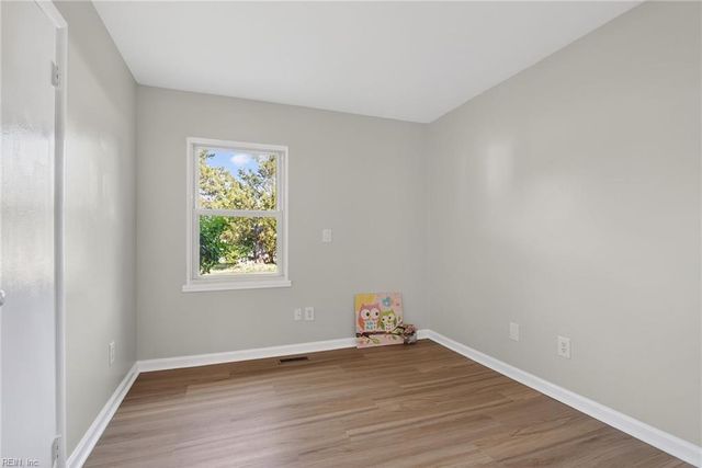 122 Jenness LN, Newport News, VA 23602