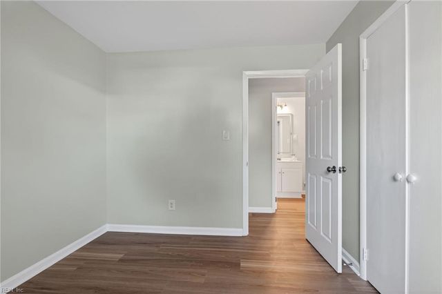 122 Jenness LN, Newport News, VA 23602