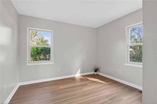 122 Jenness LN, Newport News, VA 23602