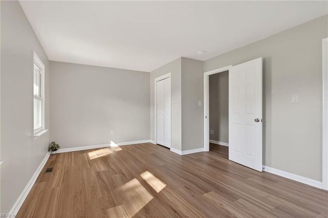 122 Jenness LN, Newport News, VA 23602