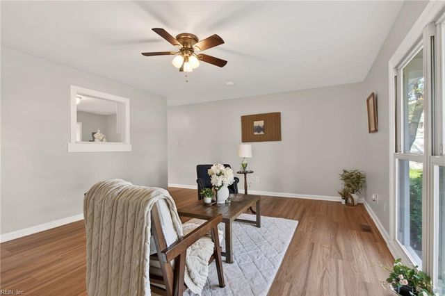 122 Jenness LN, Newport News, VA 23602